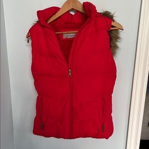 Banana Republic Red Vest with removable faux fur hood sz s EUC.